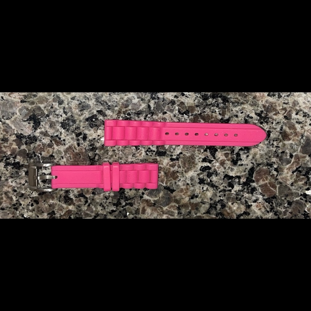 Like new, Fossil silicone watch strap 18